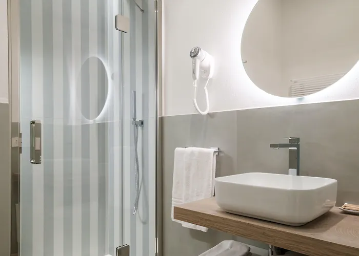 Blue By بولونيا